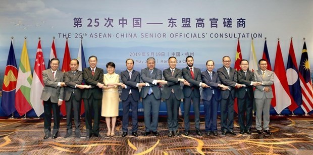 ASEAN, China seek to push socio-cultural, economic ties hinh anh 1