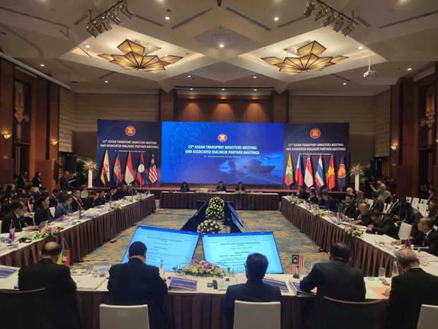 ASEAN should work harder for stronger transport connectivity: minister hinh anh 1