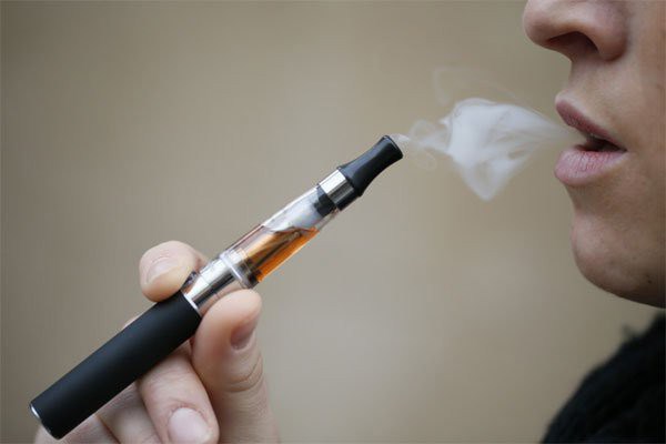 MoH proposes cigarette tax hike, e-cigarette ban hinh anh 1