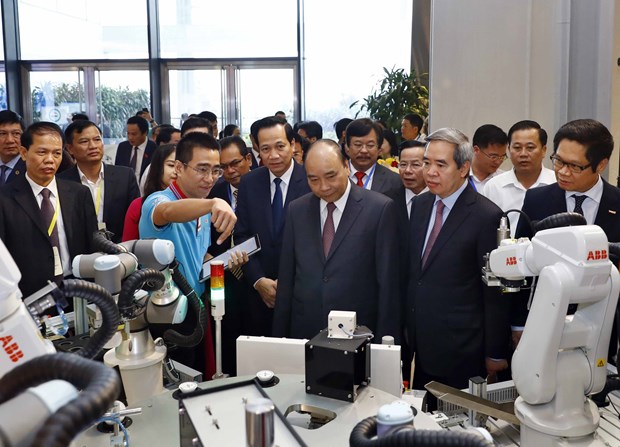 PM stresses businesses’ role in improving labourers’ skills hinh anh 1