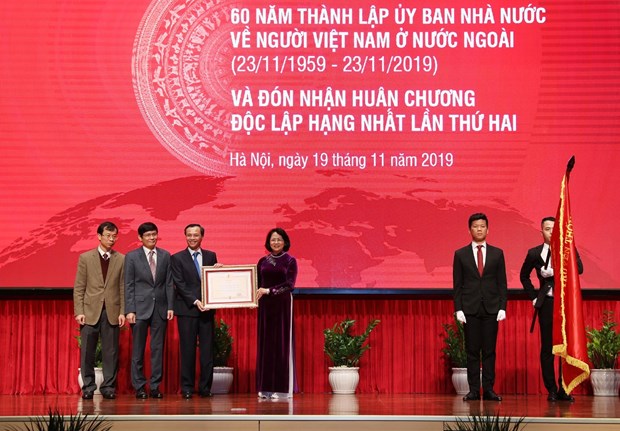 Commission on overseas Vietnamese marks 60th anniversary hinh anh 1