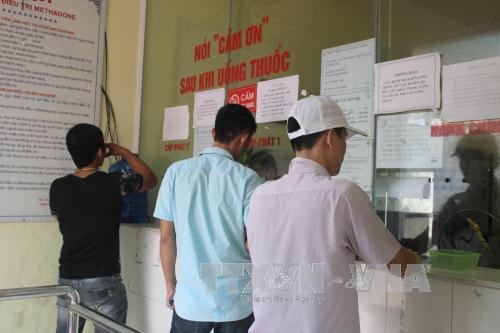 Nearly 53,000 drug users receive Methadone treatment to cure addiction hinh anh 1