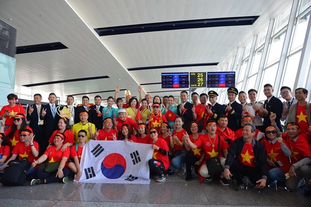 Travel firms offer extra tours to SEA Games 30’s football final hinh anh 1
