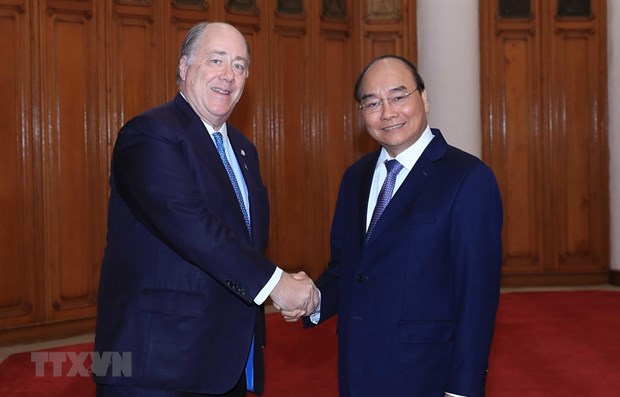PM promises to create optimal conditions for US enterprises hinh anh 1