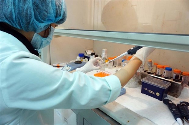 Vietnam gets new generation vaccine technology from UK hinh anh 1