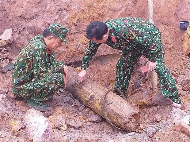 Wartime bomb defused in Quang Binh hinh anh 1
