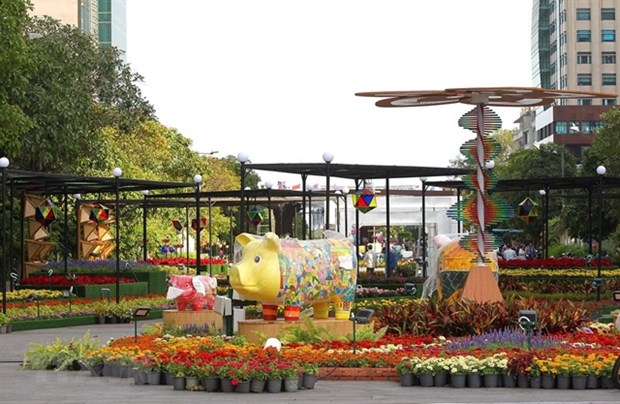 HCM City: diverse activities to welcome New Year hinh anh 1