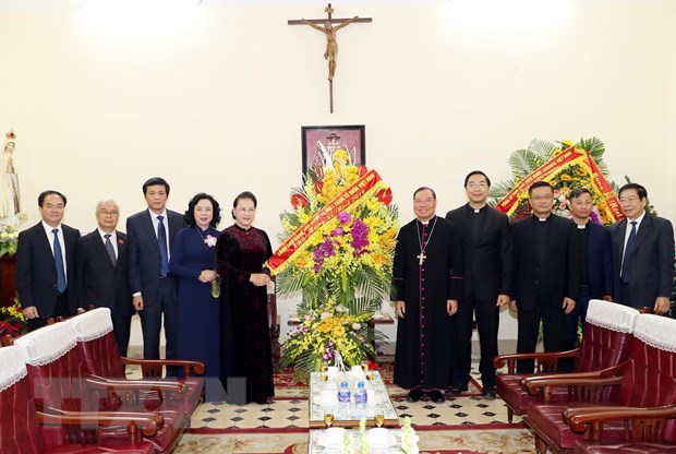 Top legislator extends Xmas greetings to Hanoi Archdiocese hinh anh 1