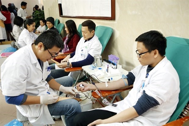 Red Sunday blood donation drive to collect 50,000 blood units hinh anh 1