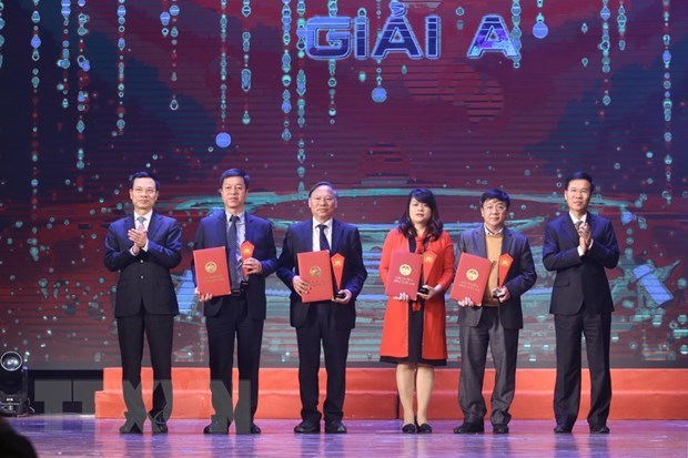 National Book Awards 2019 honour scientific works hinh anh 1