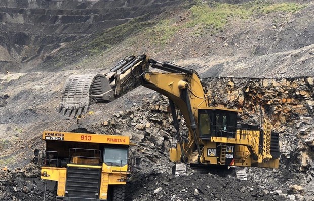 Vinacomin sets to sell 49 million tonnes of coal in 2020 hinh anh 1