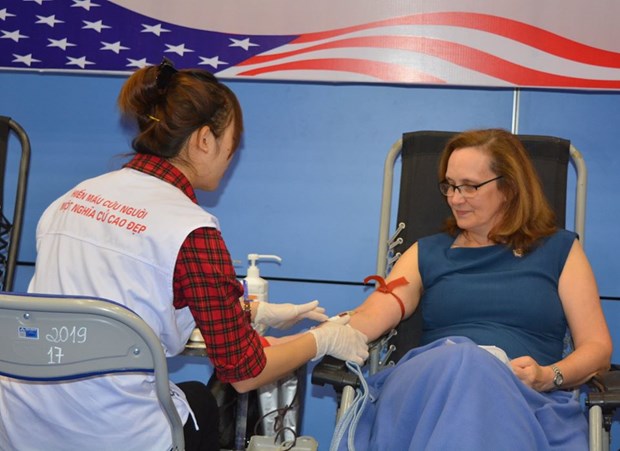 US Embassy hosts blood donation campaign hinh anh 1