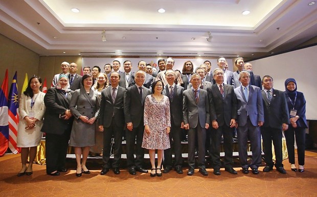 High-level symposium talks intra-ASEAN trade hinh anh 1