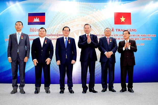 Vietnamese, Cambodian security ministries boost cooperation hinh anh 1