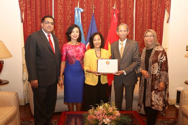 Vietnam takes over Chairmanship of ASEAN Committee in Buenos Aires hinh anh 1