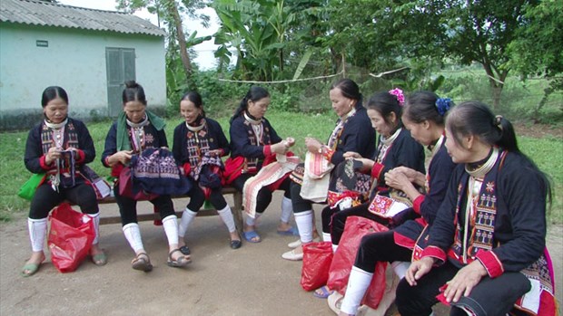 Hoa Binh preserves unique costume of Dao quan chet group hinh anh 1
