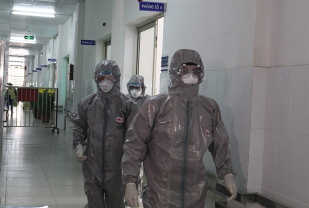 First Vietnamese citizens test positive for coronavirus hinh anh 1