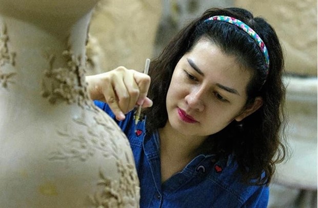 Young artisan revolutionises ceramic craft hinh anh 1