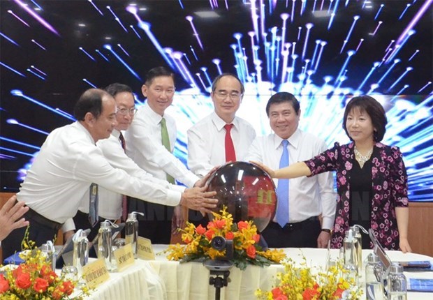 HCM City rolls out smart healthcare, education management centres hinh anh 1