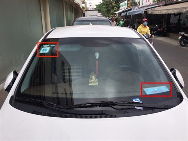 Ride-hailing cars must display taxi signs hinh anh 1