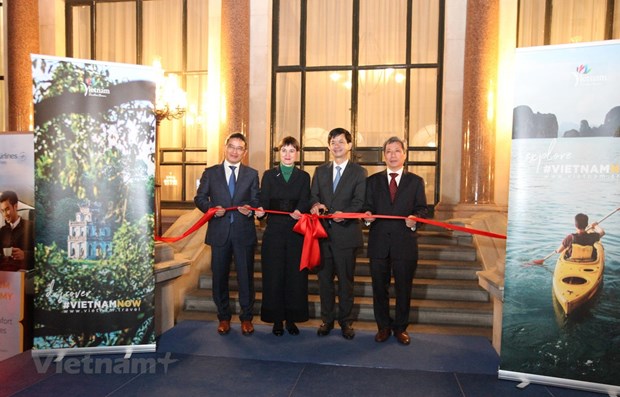 Vietnam’s first overseas tourism office opened in UK hinh anh 1