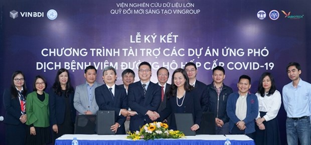 Vingroup pledges 840,000 USD for coronavirus research in Vietnam hinh anh 1