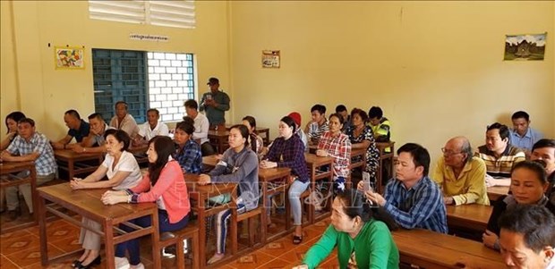 Language, law course opened for Vietnamese living in Cambodia hinh anh 1
