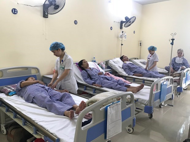 Healthcare market attracts foreign investors hinh anh 1
