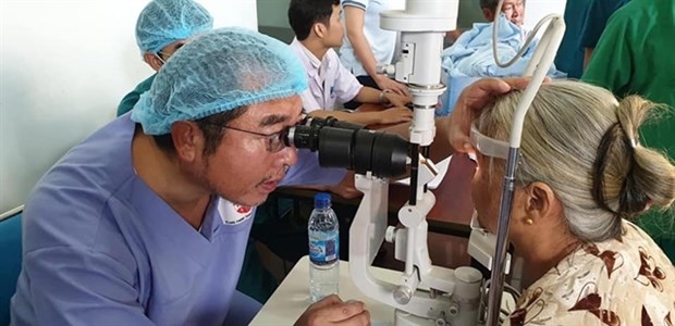 Japanese doctor brings light to visually-impaired hinh anh 1