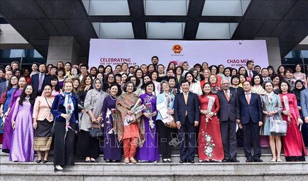 Female diplomats meet ahead of International Women Day hinh anh 1