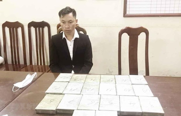 Hanoi police seize 20 bricks of heroin hinh anh 1