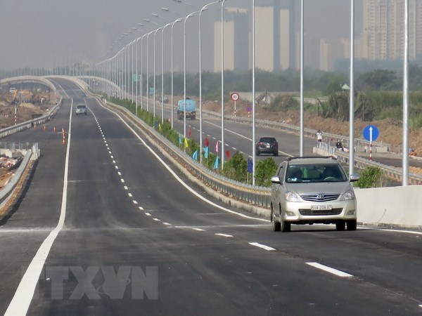 Expressway component projects to be shifted to public investment hinh anh 1