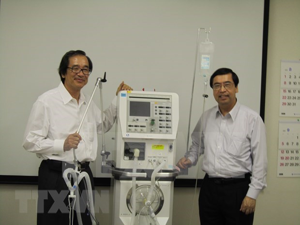 Japanese firm to make 15,000 ventilators to help Vietnam’s COVID-19 response hinh anh 1