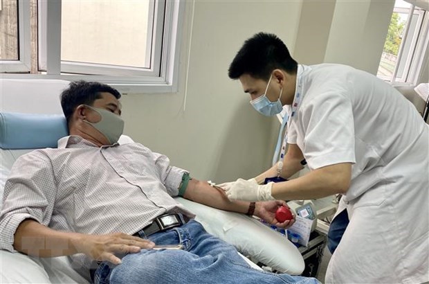 Red Cross Society calls for blood donation, effective fight against COVID-19 hinh anh 1
