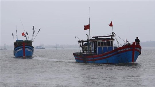 China demanded to compensate Vietnamese fishermen hinh anh 1