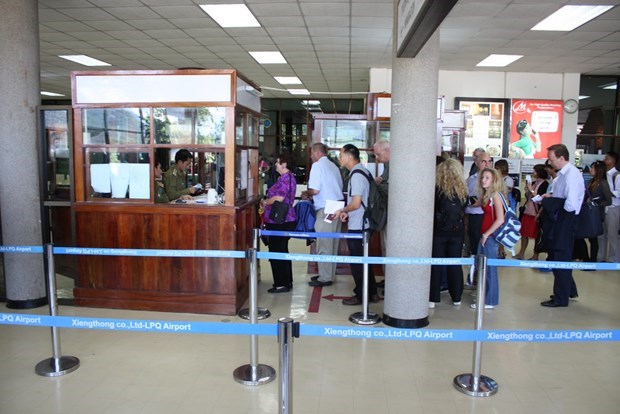 Foreigners in Laos need not request visa extension until April 20 hinh anh 1