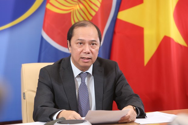 Vietnam proactively promotes ASEAN joint efforts against COVID-19 hinh anh 1