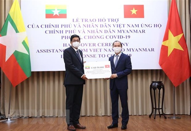 Vietnam presents 50,000 USD for Myanmar’s COVID-19 fight hinh anh 1