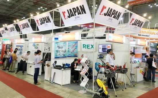Japanese firms in Vietnam face revenue losses due to COVID-19 hinh anh 1