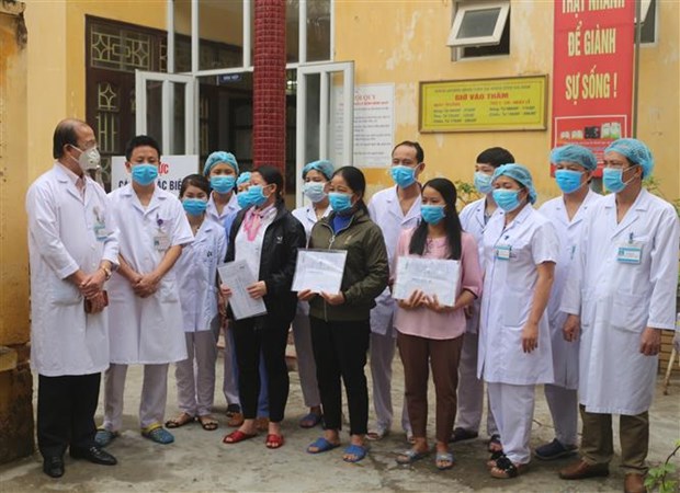 Last three COVID-19 patients in Ha Nam recover hinh anh 1