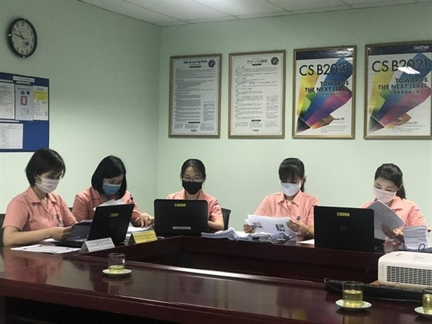 Online administrative procedures improved to save time, cost hinh anh 1