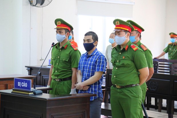 Man causing blast at Binh Duong taxation department gets 11-year jail term hinh anh 1