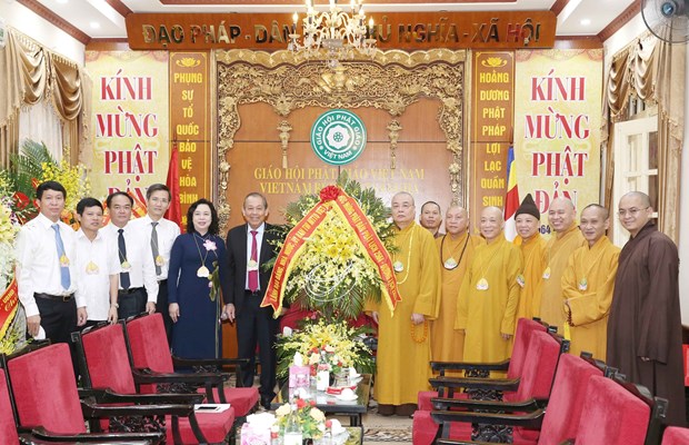 Deputy PM extends congratulations on Buddha’s birthday hinh anh 1