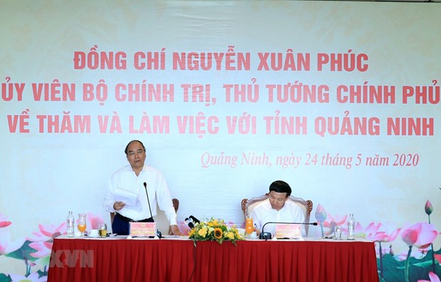 PM asks Quang Ninh to develop tourism as spearhead economic sector hinh anh 1
