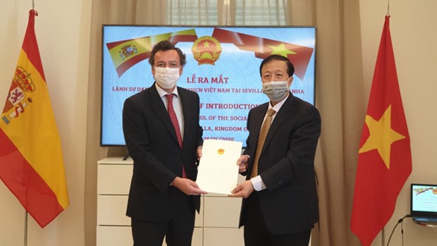Spanish man appointed as Vietnam’s Honorary Consul in Seville hinh anh 1