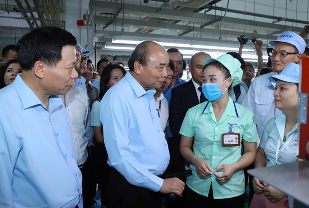 Prime Minister visits workers in Bac Ninh province hinh anh 1