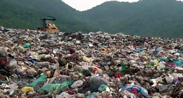 Phu Yen strengthens solid, plastic waste management hinh anh 1