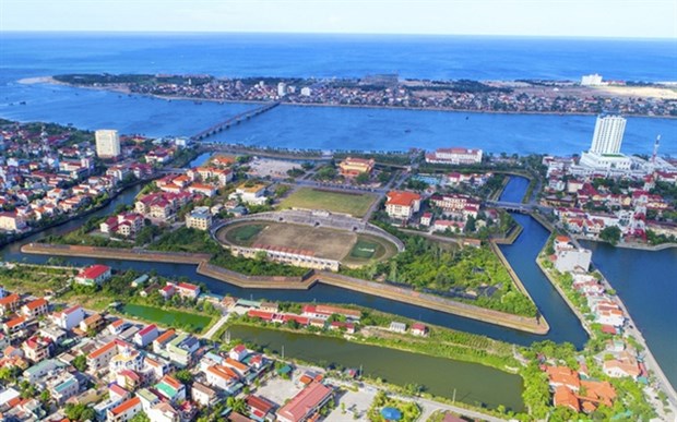 Quang Binh aims to attract 1.5 billion USD in 10 years hinh anh 1