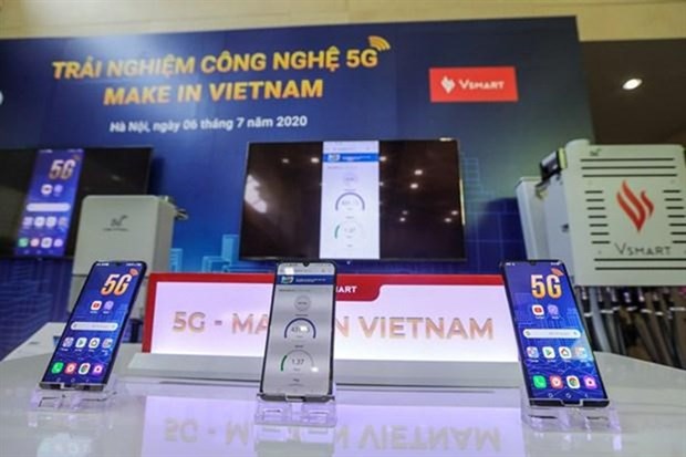 Vinsmart launches first Vietnamese-made 5G-enabled smartphone hinh anh 1
