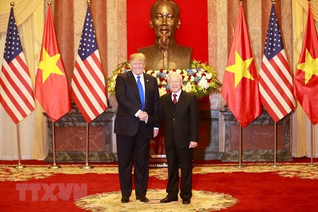 Leaders of Vietnam, US exchange congratulations on diplomatic ties hinh anh 1